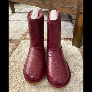 Classic Short Red Croco Uggs